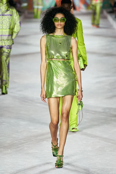Look 63